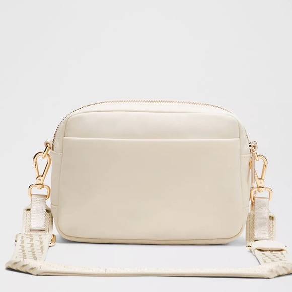 Lululemon Everywhere Crossbody Bag 2L & Dual Pouch Wristlet Bundle - Picture 6 of 14